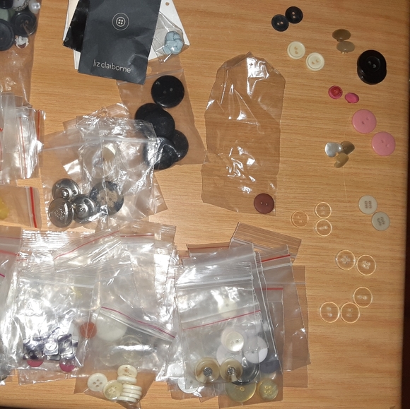 🍒Buttons - Picture 3 of 3